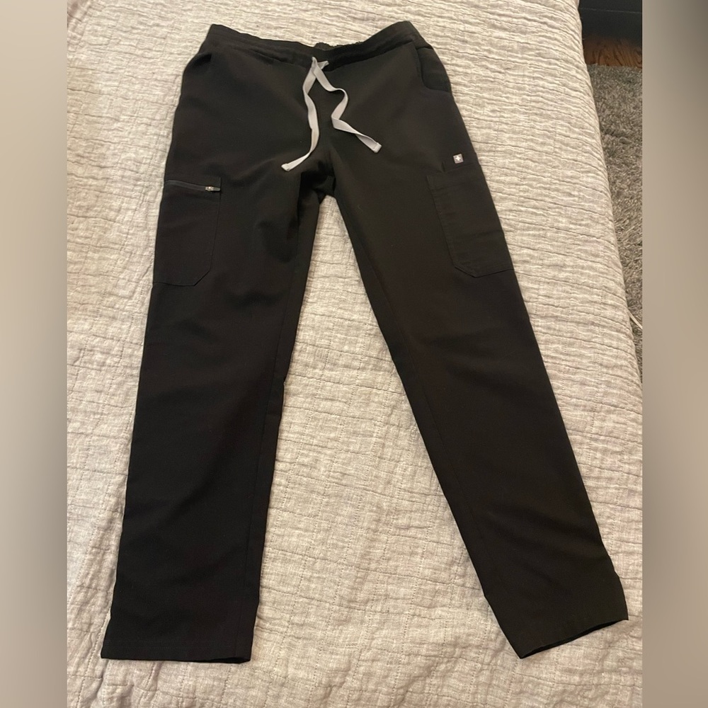 Figs Size Small Yola Scrub Pants. Black. Great condition.